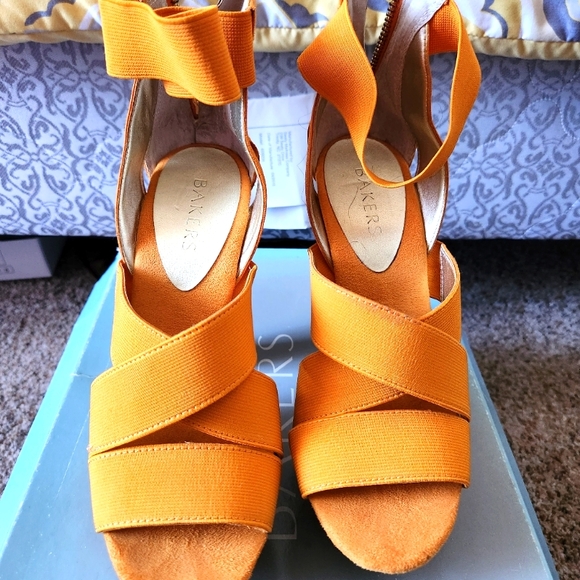 Bakers Stack Platform Wedges - Picture 5 of 9